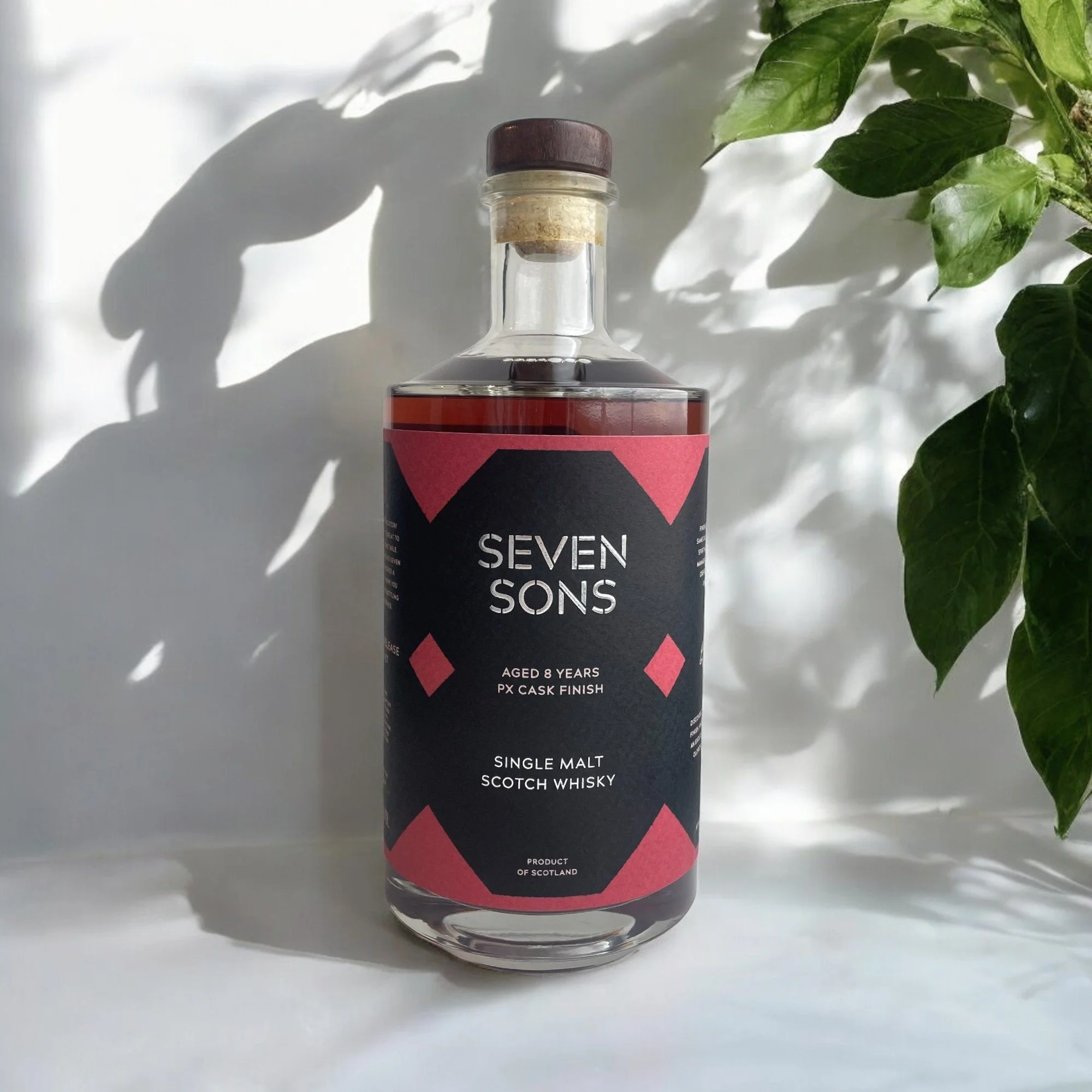 ウイスキー  Household Blended Scotch Whisky Royal Household Blended Scotch Whisky - Ratings and reviews